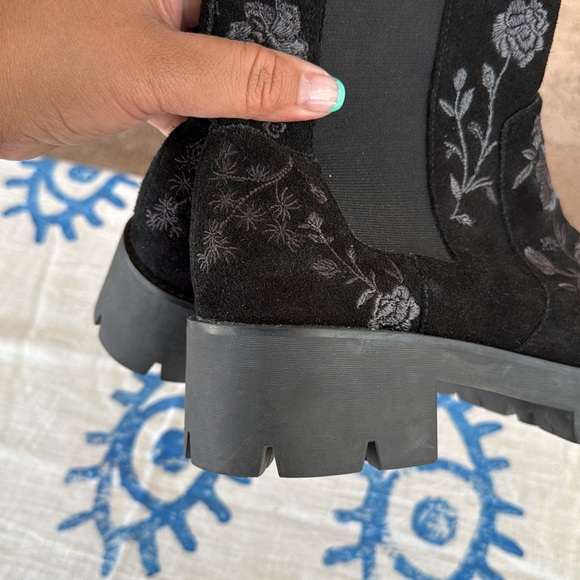 Johnny Was Vixie Chelsea Lug Boots - Picture 10 of 17